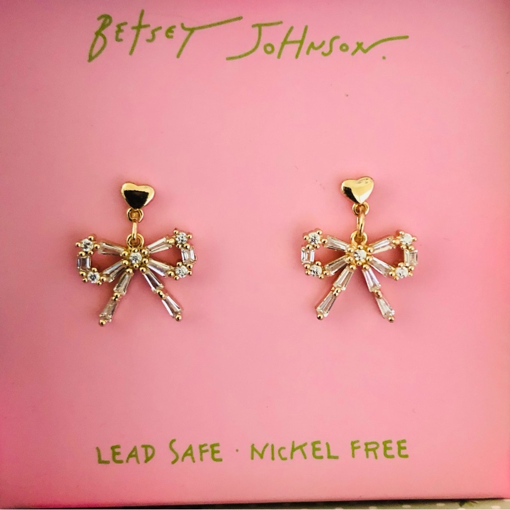 Authentic Betsey Johnson Earrings - Cubic Zirconia Bow With Heart Gold Tone NIB